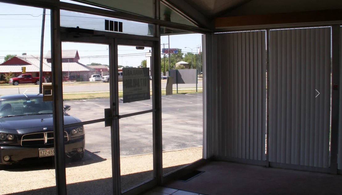 Mustang Plaza Euless Blvd